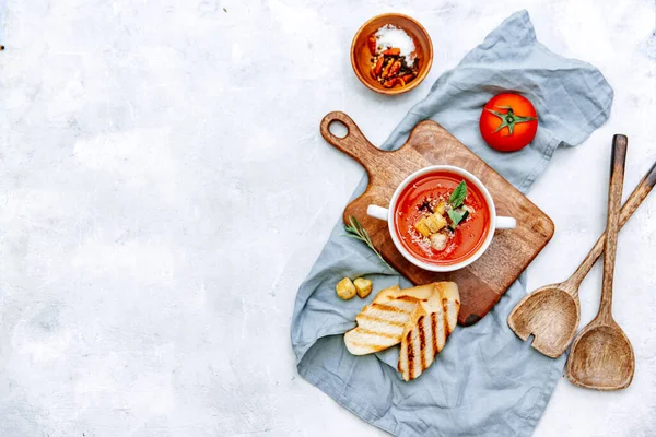 Färsk Kall Tomatsoppa Sommargazpacho Ovanifrån Kopiera Utrymme — Stockfoto