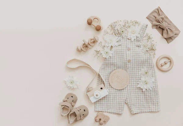 Lätta Mjuka Babybyxor Med Blommor Mode Nyfödd Bohemisk Stil Neutrala — Stockfoto