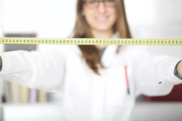 Doctor Nutritionist Showing Tape Measure — Stock Photo, Image