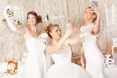 güzel gelinler kendi kendine portre almak