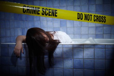 Suç mahalli, banyo tüpünde öldürülen kadın.