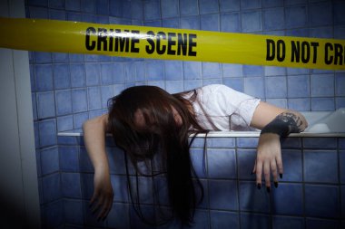 Suç mahalli, banyo tüpünde öldürülen kadın.