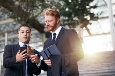 iş emekçilerin dış ofis binası