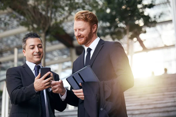 iş emekçilerin dış ofis binası