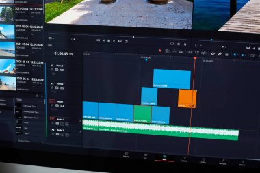 Video düzenleme odasında bilgisayar