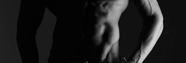 мужской живот - крупный план