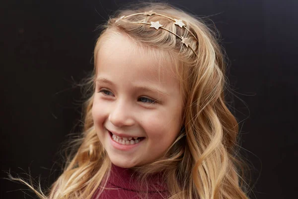 Retrato Niña Del Hermoso Pelo Rubio — Foto de Stock