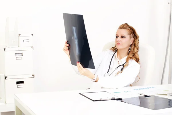 Doctor en rayos X —  Fotos de Stock