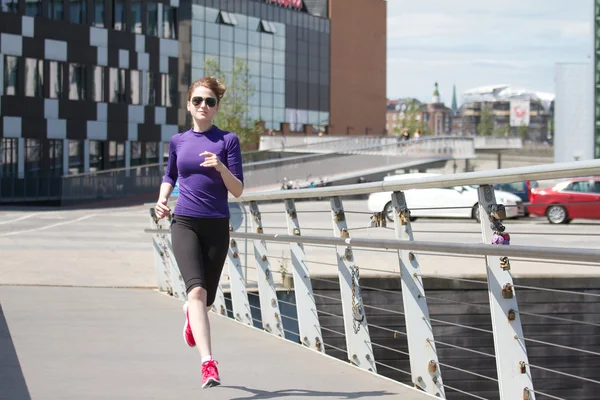 Running vrouw in Kopenhagen, Denemarken — Stockfoto