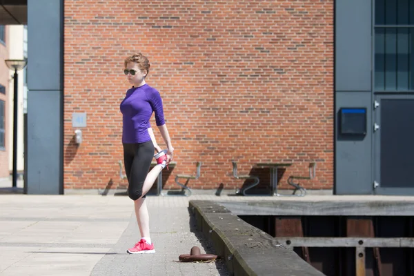 コペンハーゲン、デンマークで走っている女性 — ストック写真