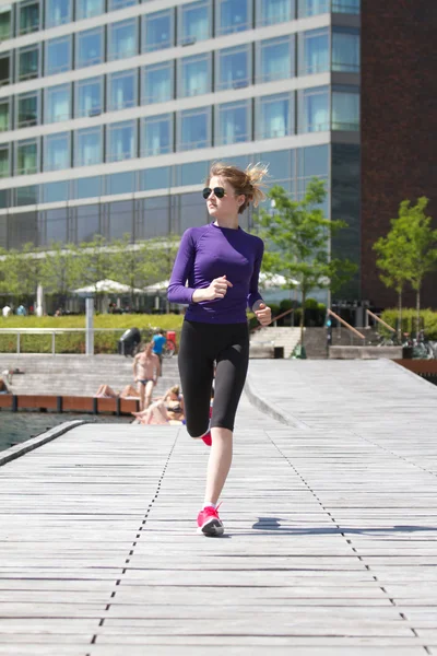 Running woman em Copenhague — Fotografia de Stock