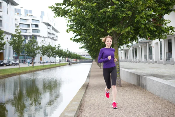 Running vrouw in Kopenhagen, Denemarken — Stockfoto