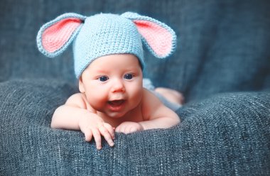 mutlu bebek çocuk kostüm bir tavşan tavşan bir Grey