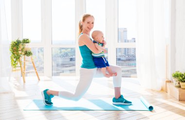 spor anne bebekle evde fitness ve yoga nişanlandı 