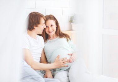 Mutlu gelecek anne, baba ve beklentisiyle hamile anne 