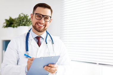 dost erkek doktor ofisinde