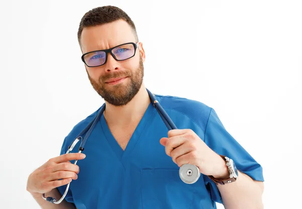 Freundliche Krankenschwester Blauer Uniform Lächelt Isoliert Vor Weißem Hintergrund — Stockfoto