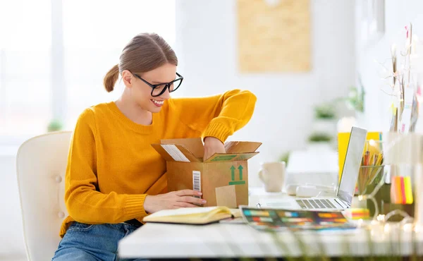 Cheerful Female Buyer Opening Carton Package Looking Delivered Goods While — Stock Photo, Image