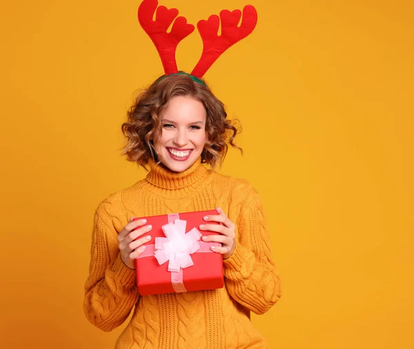 Happy Young Woman Knitted Sweater Red Deer Antlers Showing Wrapped — Stock Photo, Image