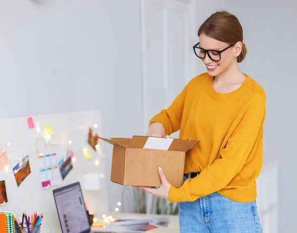 Cheerful Female Buyer Opening Carton Package Looking Delivered Goods While — Stock Photo, Image