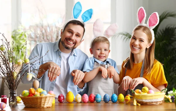 Padres Felices Adorable Niño Con Lindas Orejas Conejito Sentados Juntos — Foto de Stock