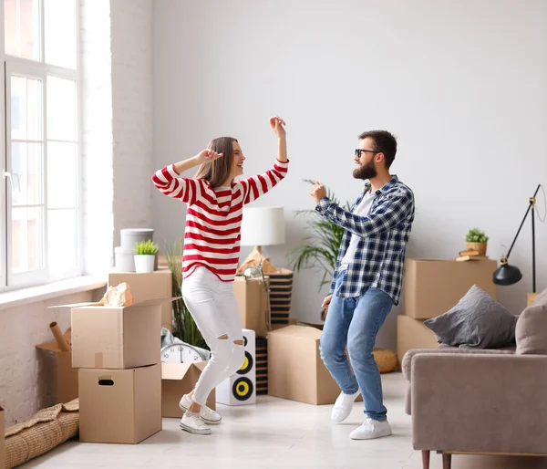 Ganzkörper Seitenansicht Eines Begeisterten Jungen Mannes Und Einer Frau Die — Stockfoto