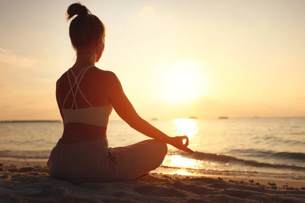 Back View Female Sitting Padmasana While Meditating Alone Seashore Sky — Stock Photo, Image