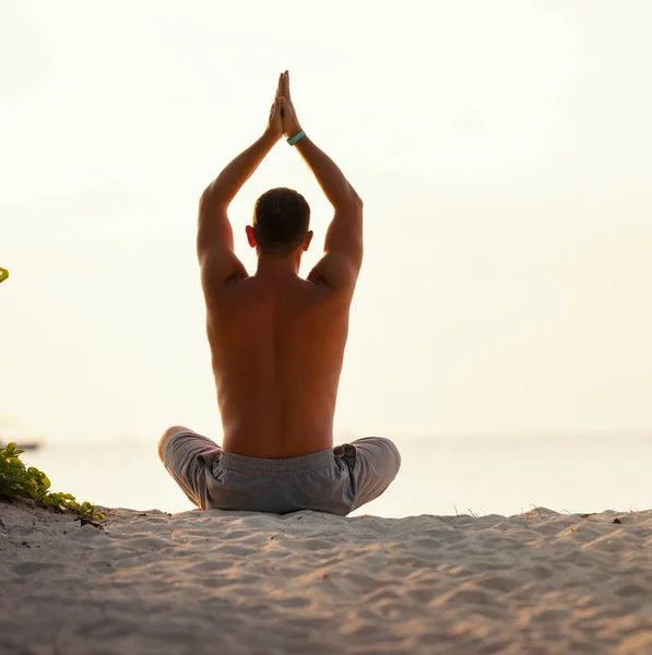 Back View Male Sitting Padmasana While Meditating Alone Seashore Sky — Stock Photo, Image