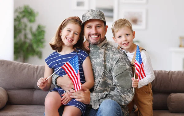Portrait Happy American Family Father Military Uniform Cute Little Kids — Stock Photo, Image