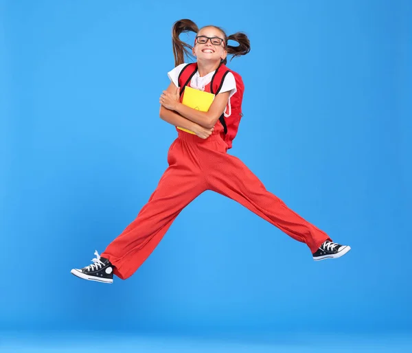 Sbrigati Tornare Scuola Foto Figura Intera Studentessa Energica Occhiali Con — Foto Stock