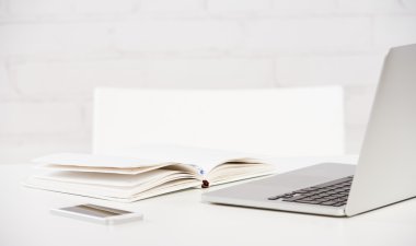 İşyeri iş. dizüstü bilgisayar, dizüstü bilgisayar, pc, cep telefonu, kalem