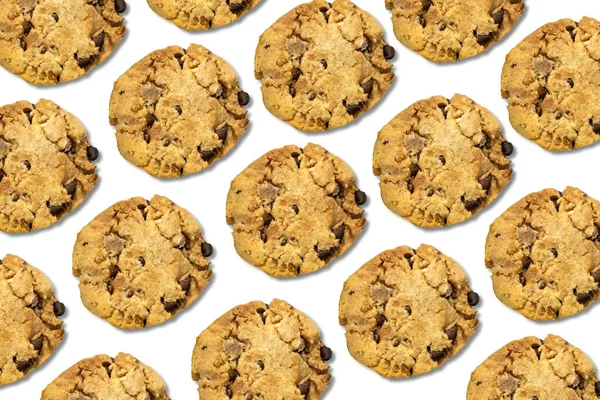 チョコレートチップのパターン白い背景に隔離されたクッキー — ストック写真