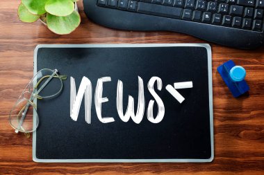 haber konsepti yazı tahtası, masaüstü