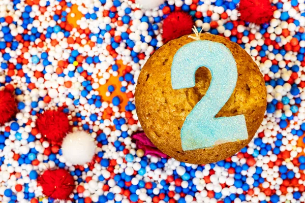 Ljus Nummer Två Ovan Muffins Färgglada Polystyren Skum — Stockfoto