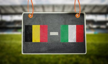 Euro 2021, Belçika İtalya 'ya karşı Bulanık stadyum arka planlı karatahta asılı