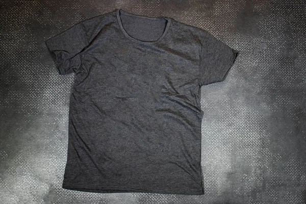 Shirt Cinza Mock Parede Grunge Pronto Para Substituir Seu Projeto — Fotografia de Stock