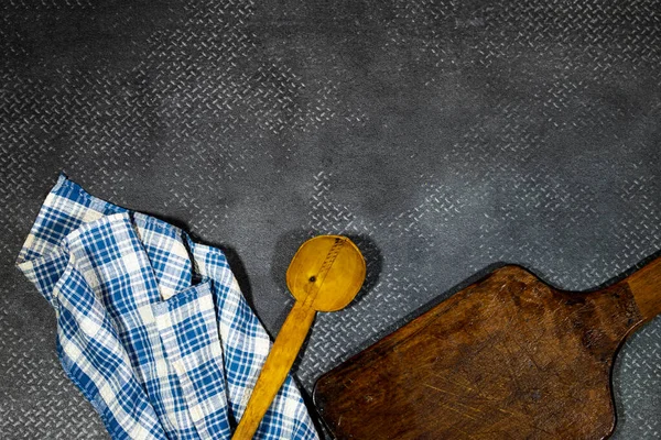 Empty Cutting Board Plaid Blue Napkin Wooden Spoon — Stock Photo, Image