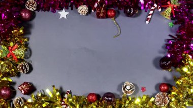 Altın Sayılar ve Renkli Tatil Dekorasyonlarıyla Kutlama Sahnesi 2026