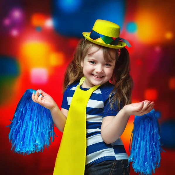 Porträtt av liten flicka i karneval kostym på abstrakt ba Stockbild