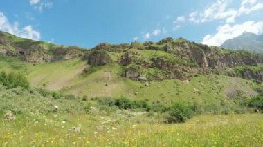 Alpine meadows yolundaki