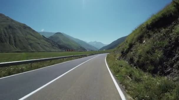 Bergstraße vom Fahrrad aus — Stockvideo