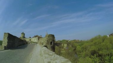 Eski kale üzerinde göster