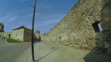 Eski kale üzerinde göster