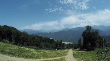 Asansörler yaz dağlarında