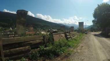 Svanlar kuleleri düzenli