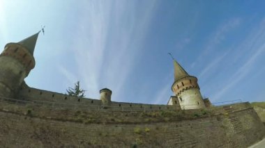 Eski kale üzerinde göster