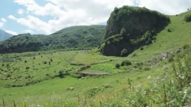 Alpine meadows yolundaki
