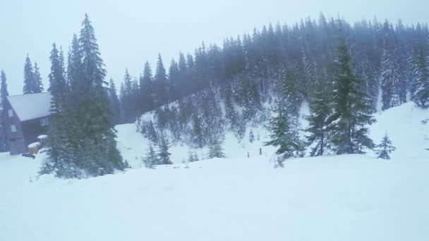 山にスキーリゾート — ストック動画