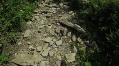 Dağlar taşlar olan yol