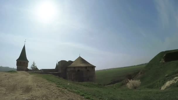 Prohlédni si na starý hrad — Stock video